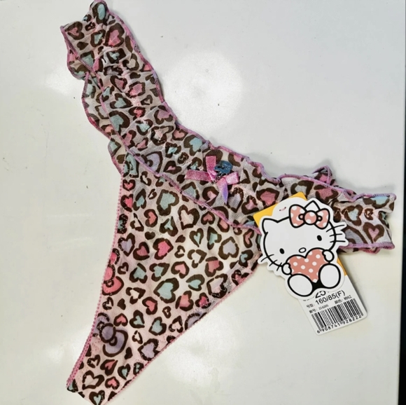 🆕 🔥  🔥Hello Kitty Silky Thongs - Picture 3 of 12